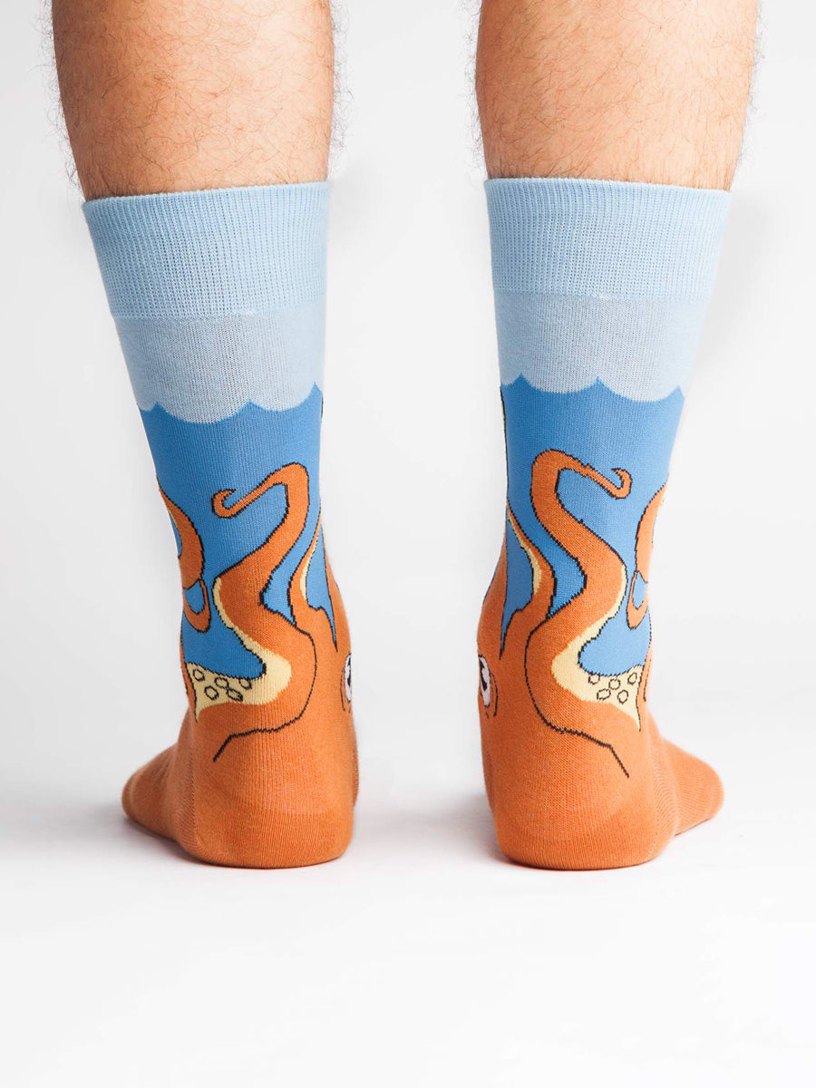 Men's orange and blue kraken patterned happy socks